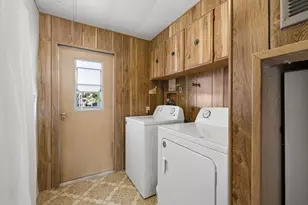 21100 NE Sandy Blvd, Fairview, OR 97024 - Photo 26