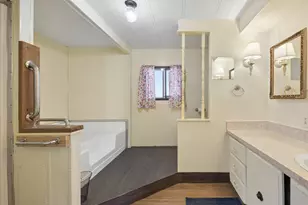 21100 NE Sandy Blvd, Fairview, OR 97024 - Photo 18