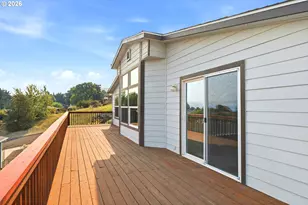 1703 Golden Way, The Dalles, OR 97058 - Photo 8