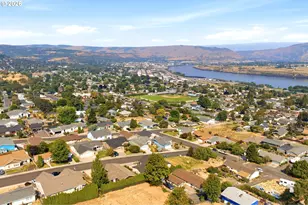 1703 Golden Way, The Dalles, OR 97058 - Photo 38