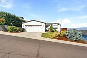 1703 Golden Way, The Dalles, OR 97058 - Photo 4
