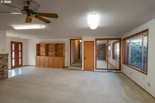 82 N River Dr, Roseburg, OR 97470 - Photo 30