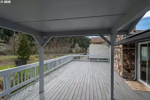 82 N River Dr, Roseburg, OR 97470 - Photo 36