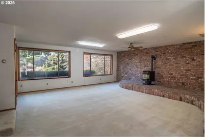 82 N River Dr, Roseburg, OR 97470 - Photo 28