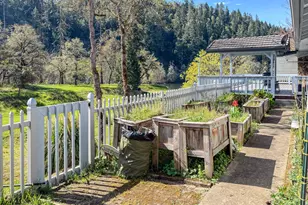 82 N River Dr, Roseburg, OR 97470 - Photo 42