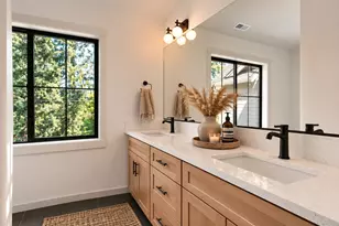 3793 SW Iowa St, Portland, OR 97221 - Photo 32