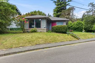 685 N 12th St, Coos Bay, OR 97420 - Photo 4