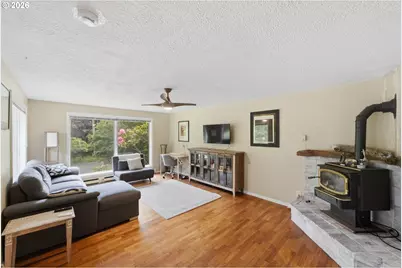 685 N 12th St, Coos Bay, OR 97420 - Photo 14