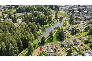 685 N 12th St, Coos Bay, OR 97420 - Photo 2