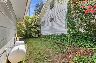 685 N 12th St, Coos Bay, OR 97420 - Photo 26