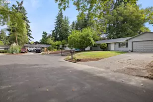 5590 SW 182nd Ave, Aloha, OR 97078 - Photo 2
