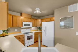 14720 SW Sandhill Loop, Beaverton, OR 97007 - Photo 12