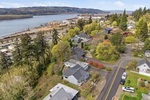 319 N 3rd St, Kalama, WA 98625 - Photo 34