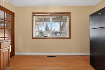12330 NE Knott St, Portland, OR 97230 - Photo 16