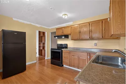 12330 NE Knott St, Portland, OR 97230 - Photo 14