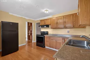 12330 NE Knott St, Portland, OR 97230 - Photo 14