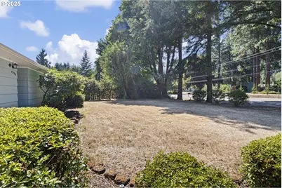 42986 McKenzie Hwy, Leaburg, OR 97489 - Photo 32