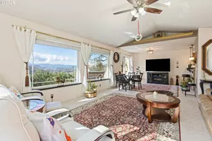 1385 SE Laurel Ct, Roseburg, OR 97470 - Photo 6