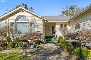 1385 SE Laurel Ct, Roseburg, OR 97470 - Photo 2