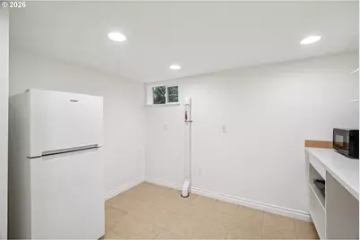 3825 NE 75th Ave, Portland, OR 97213 - Photo 32