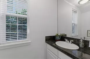 2533 NW Stimpson Ln, Portland, OR 97229 - Photo 10