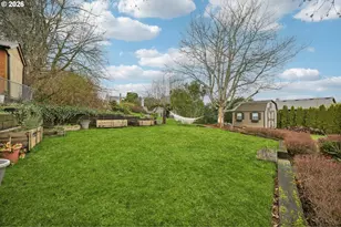 625 SW Miller Ct, Gresham, OR 97080 - Photo 40