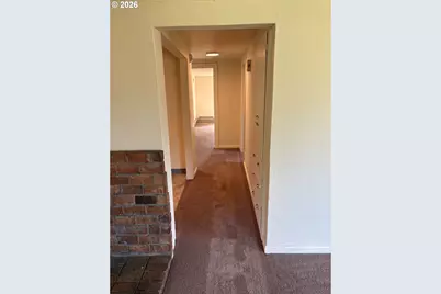 200 Azalea Dr, Eugene, OR 97404 - Photo 8