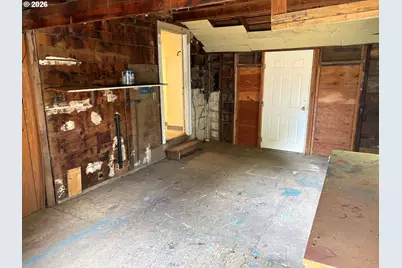 200 Azalea Dr, Eugene, OR 97404 - Photo 18