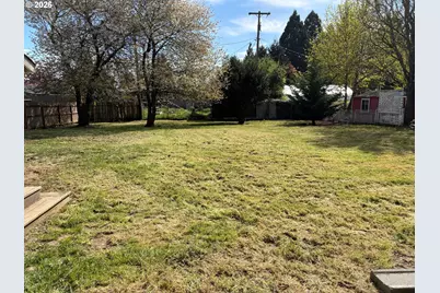 200 Azalea Dr, Eugene, OR 97404 - Photo 26