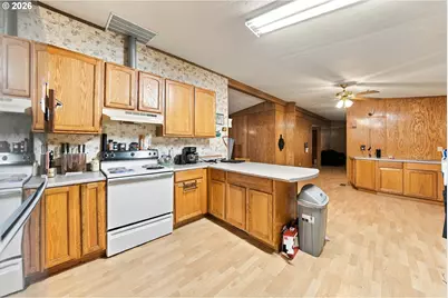 911 Cleveland Hill Rd, Roseburg, OR 97471 - Photo 8