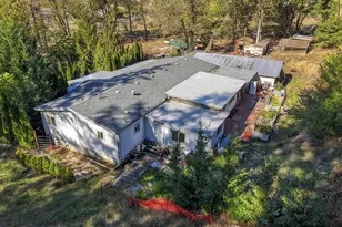 911 Cleveland Hill Rd, Roseburg, OR 97471 - Photo 2