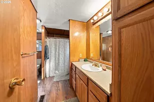911 Cleveland Hill Rd, Roseburg, OR 97471 - Photo 12