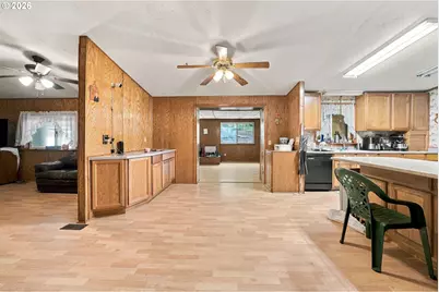 911 Cleveland Hill Rd, Roseburg, OR 97471 - Photo 6
