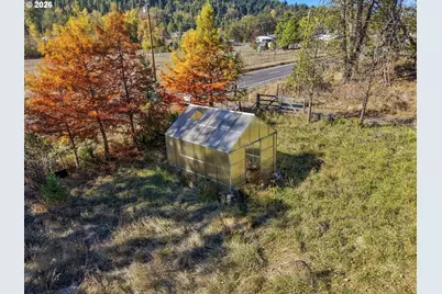 911 Cleveland Hill Rd, Roseburg, OR 97471 - Photo 34