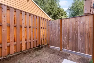 8367 N Swenson St, Portland, OR 97203 - Photo 12