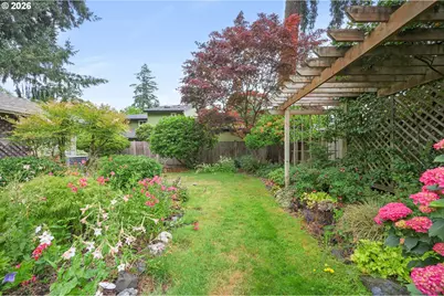 1814 Happy Ln, Eugene, OR 97401 - Photo 44