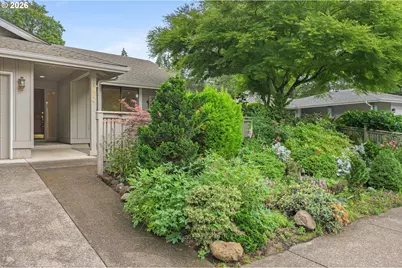 1814 Happy Ln, Eugene, OR 97401 - Photo 4