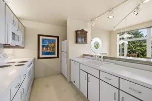 1630 S Harbor Way, Portland, OR 97201 - Photo 16