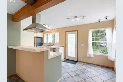 3915 SW Pomona St, Portland, OR 97219 - Photo 12