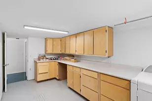 3915 SW Pomona St, Portland, OR 97219 - Photo 40