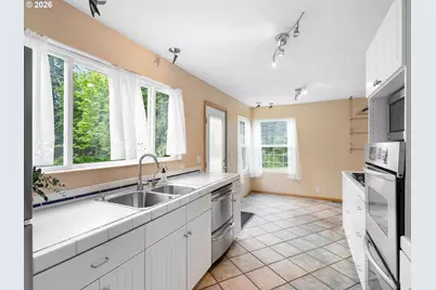 3915 SW Pomona St, Portland, OR 97219 - Photo 16