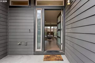 37 NE Skidmore St, Portland, OR 97211 - Photo 2