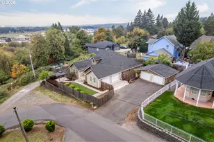 215 Paxton Rd, Kelso, WA 98626 - Photo 32