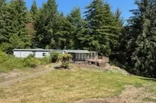 69729 Stage Rd, North Bend, OR 97459 - Photo 1