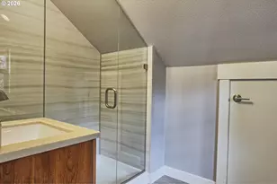 2422 NE Glisan, Portland, OR 97232 - Photo 10