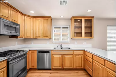 1176 Unity Dr, Junction City, OR 97448 - Photo 8