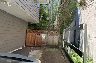 1607 NE 26th Ave, Portland, OR 97232 - Photo 4