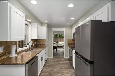 708 NE 238th Pl, Wood Village, OR 97060 - Photo 10