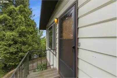 7339 S Corbett Ave, Portland, OR 97219 - Photo 28
