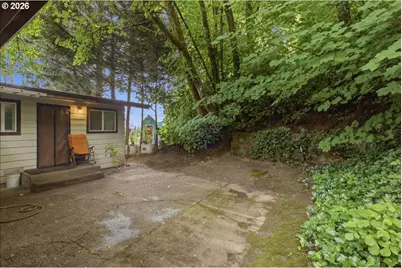 7339 S Corbett Ave, Portland, OR 97219 - Photo 24